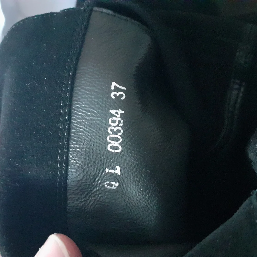 Stuart Weitzman knee high black seude boots - Picture 9 of 11